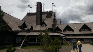 Old-Faithful-Inn-Yellowstone-Exterior
